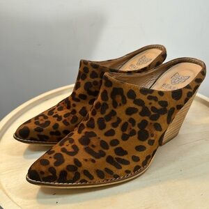 BEAST FASHION Leopard Print Brown Suede Mules